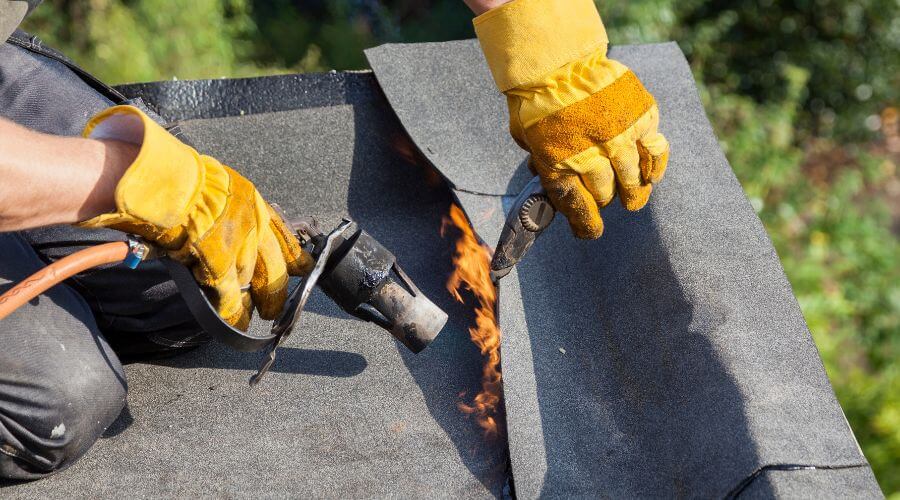 Professional gutter cleaning in Hammon, OK